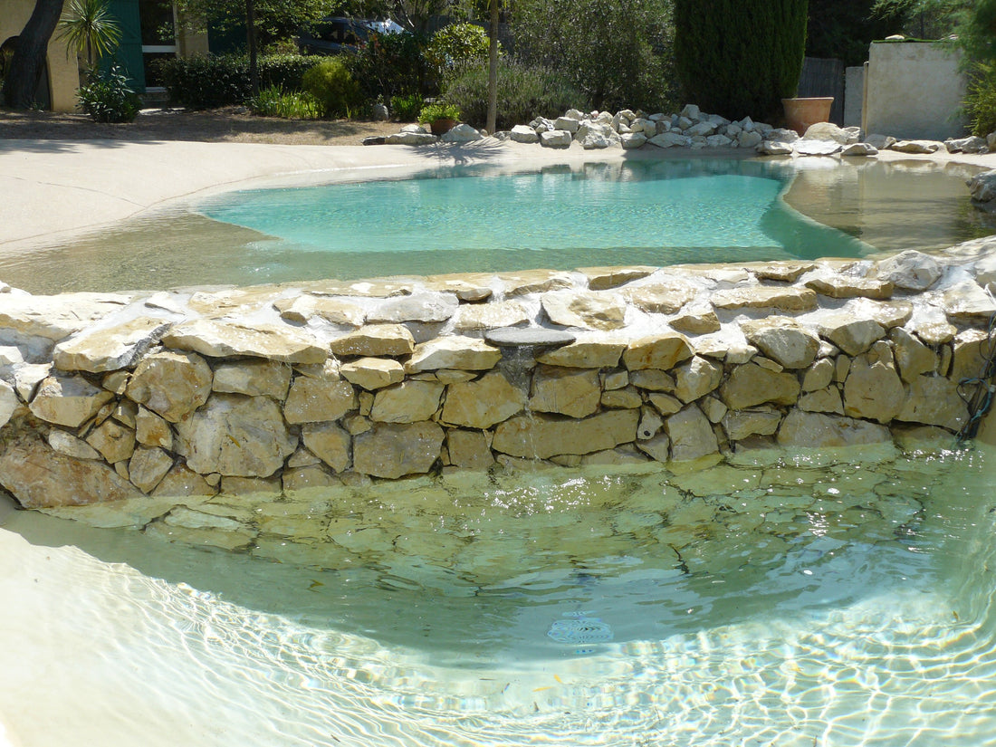 Comment appliquer un enduit étanche en piscine? - Matières et Béton