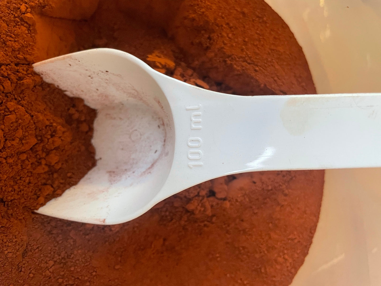 Cuillère doseur pour poudres, pigments