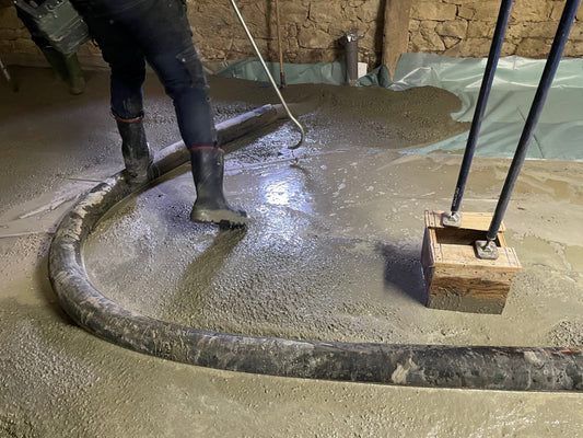 Fluidifiant béton à Lorient – Améliorez la maniabilité et la performance de vos bétons